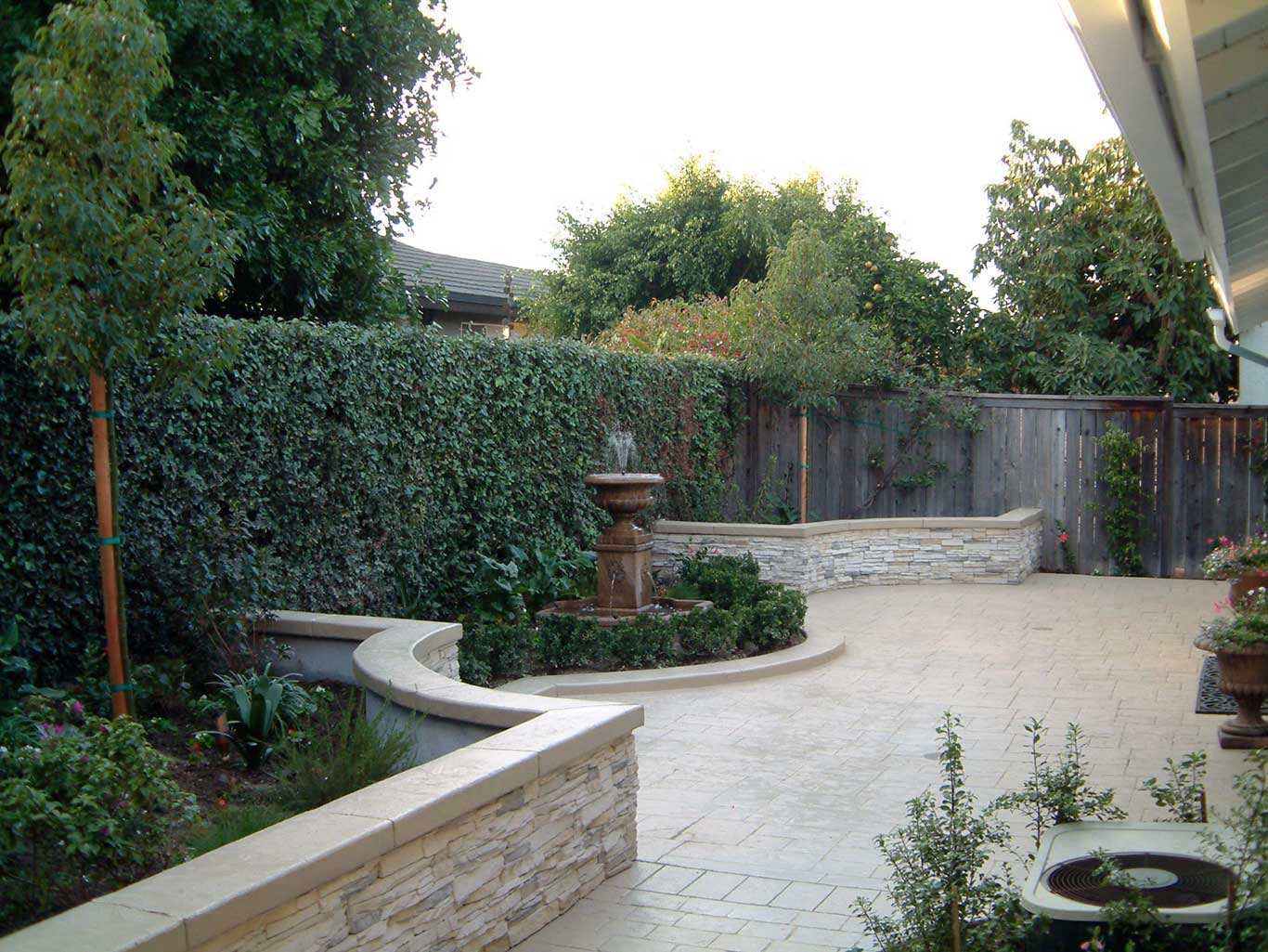 retaining wall contractors in Orange County